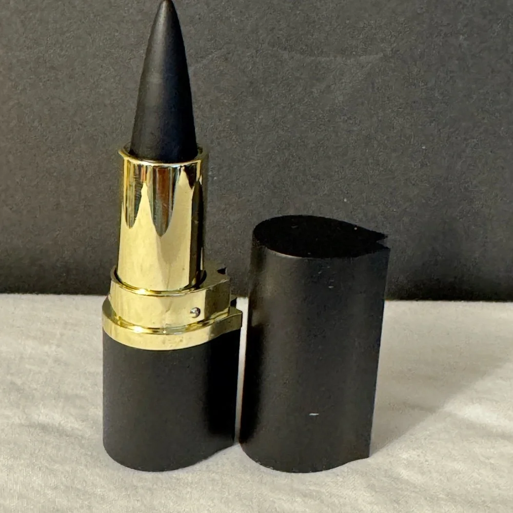 BLACK EYELINER